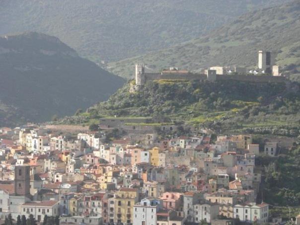 Corte Fiorita Albergo Diffuso Bosa Kültér fotó